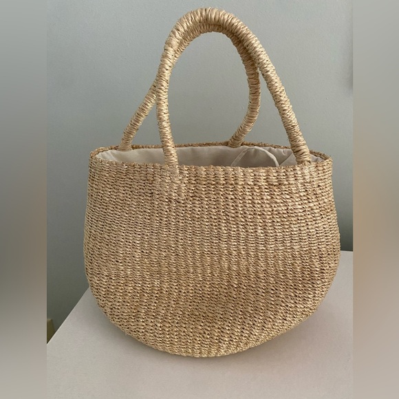 Straw bag/purse with drawstring interior - Picture 3 of 4